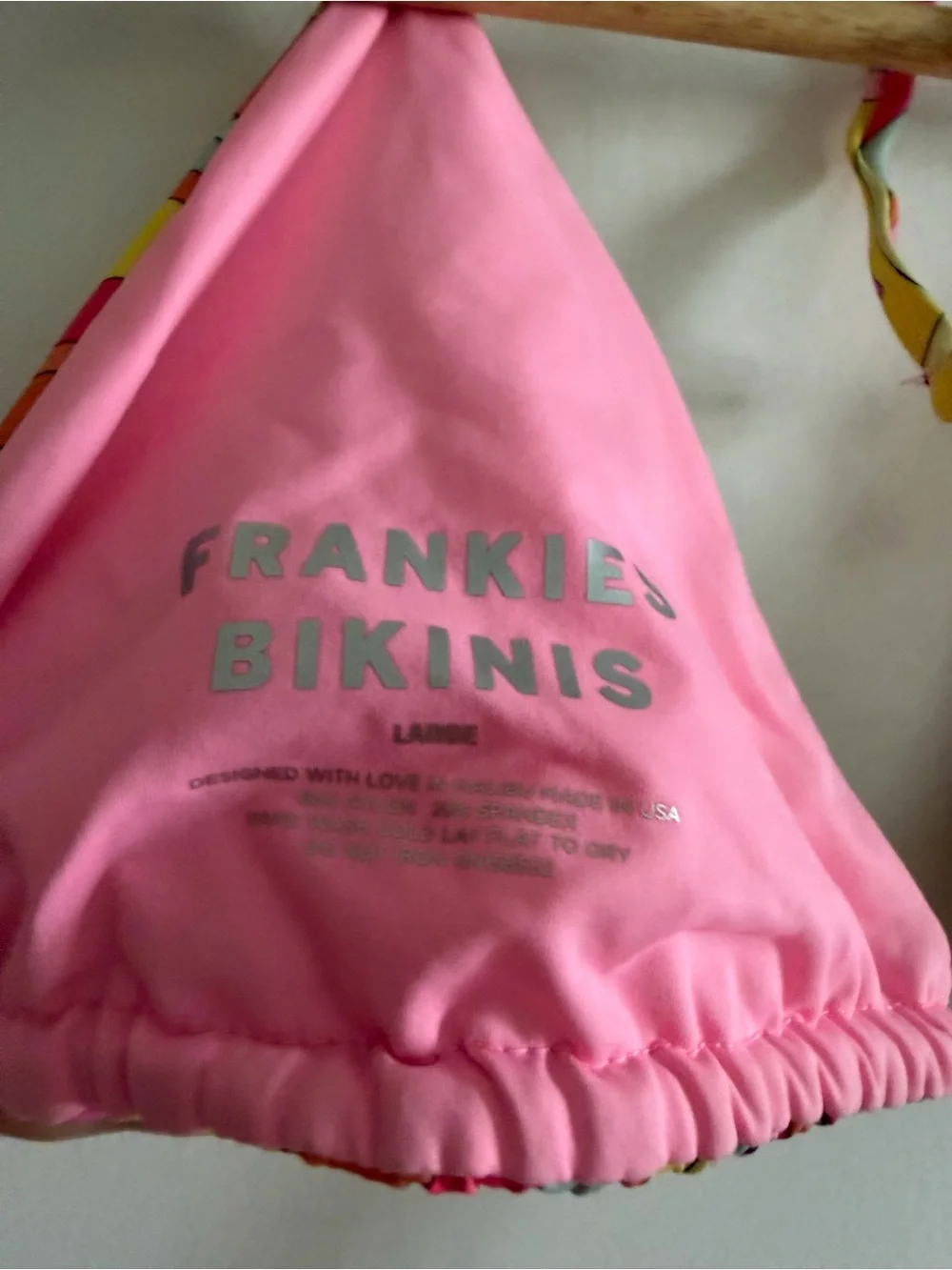 Frankie’s Bikinis Pink Yellow 70’s Theme Retro Print Triangle Bikini Top size L